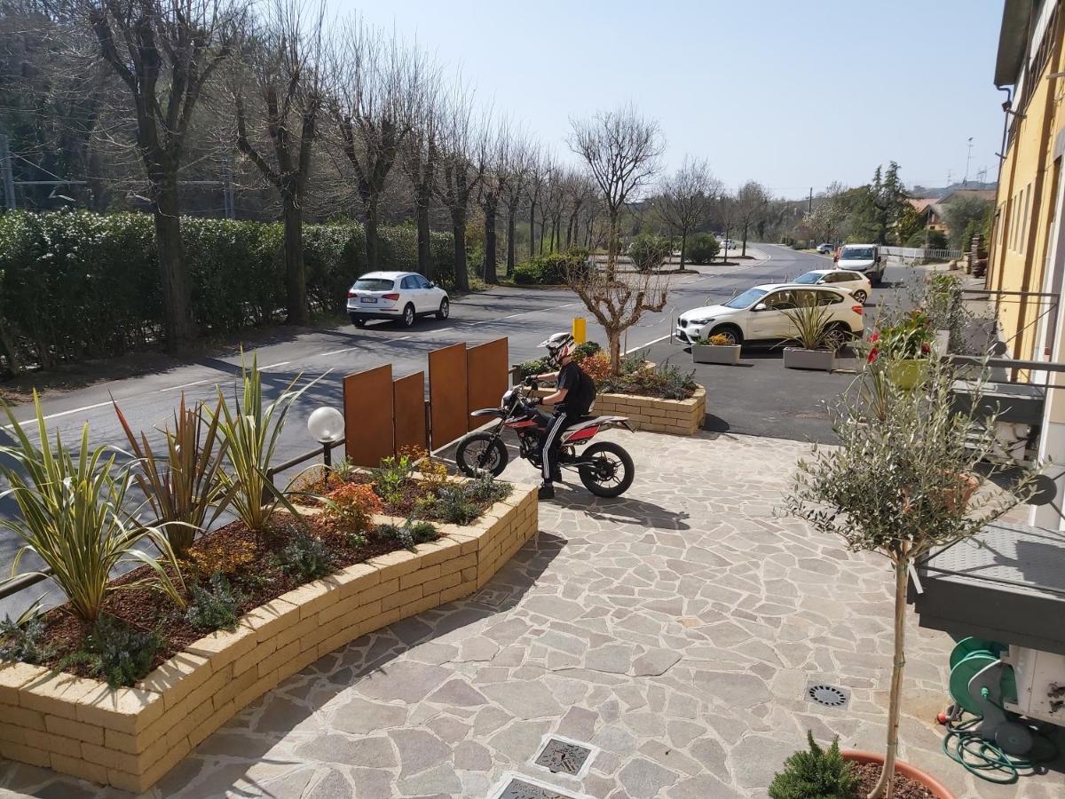 Hotel La Passeggiata Desenzano del Garda Eksteriør billede