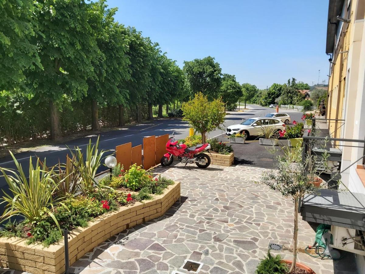 Hotel La Passeggiata Desenzano del Garda Eksteriør billede