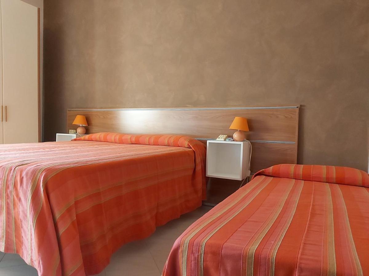 Hotel La Passeggiata Desenzano del Garda Eksteriør billede