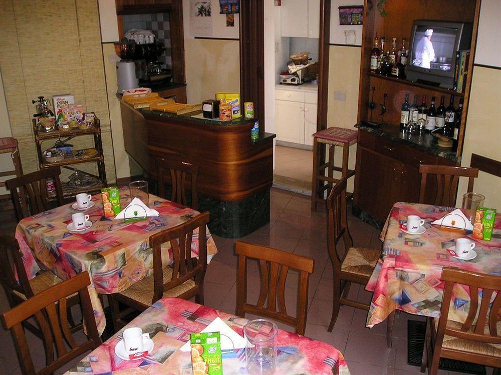 Hotel La Passeggiata Desenzano del Garda Eksteriør billede