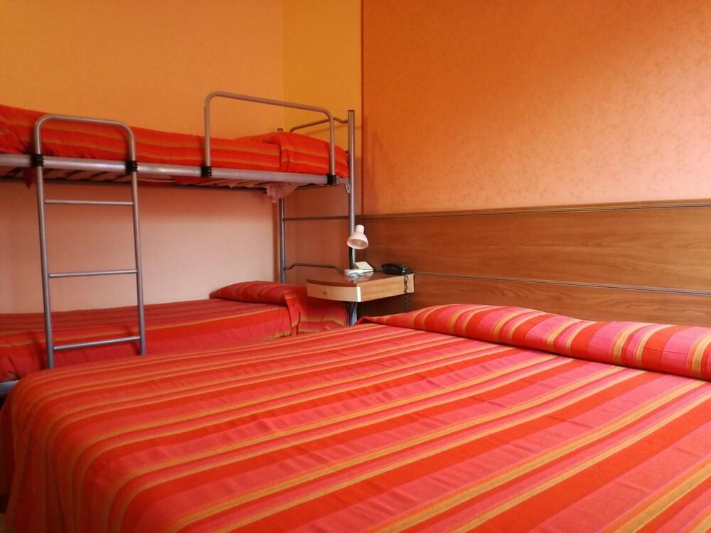 Hotel La Passeggiata Desenzano del Garda Eksteriør billede