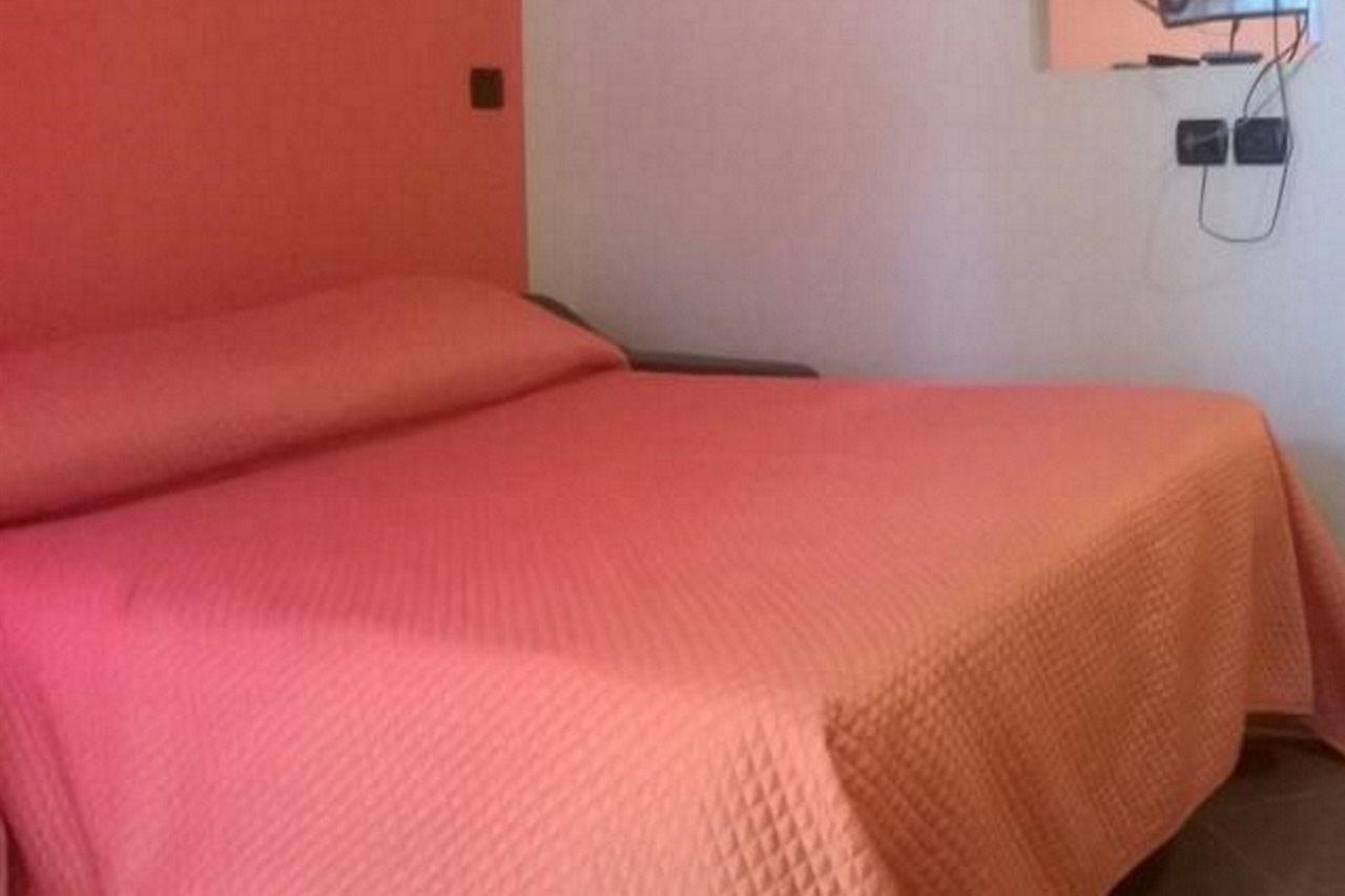 Hotel La Passeggiata Desenzano del Garda Eksteriør billede