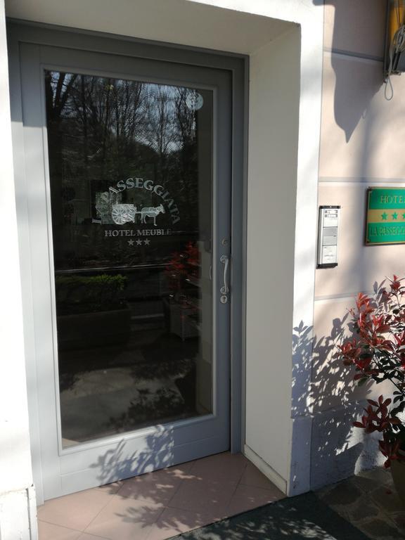 Hotel La Passeggiata Desenzano del Garda Eksteriør billede
