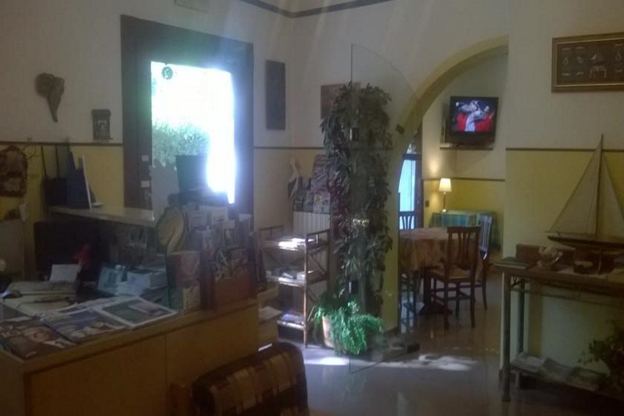 Hotel La Passeggiata Desenzano del Garda Eksteriør billede