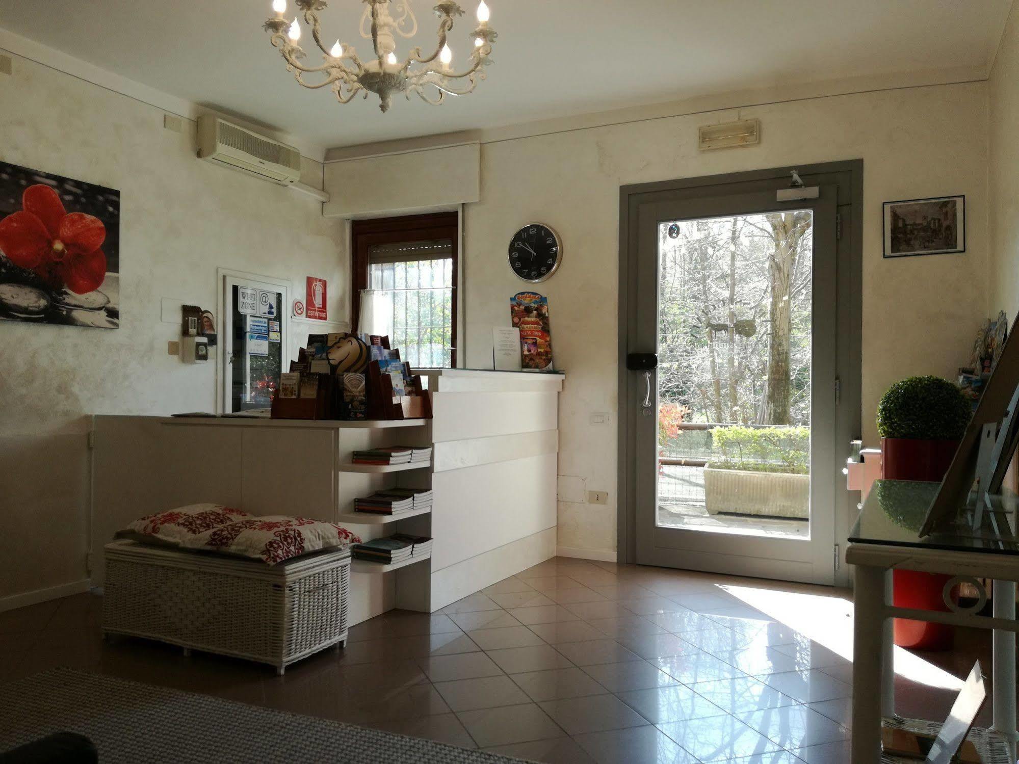 Hotel La Passeggiata Desenzano del Garda Eksteriør billede